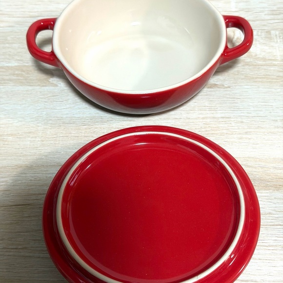 Le Creuset Mini Marmite Star Relief - Picture 8 of 9